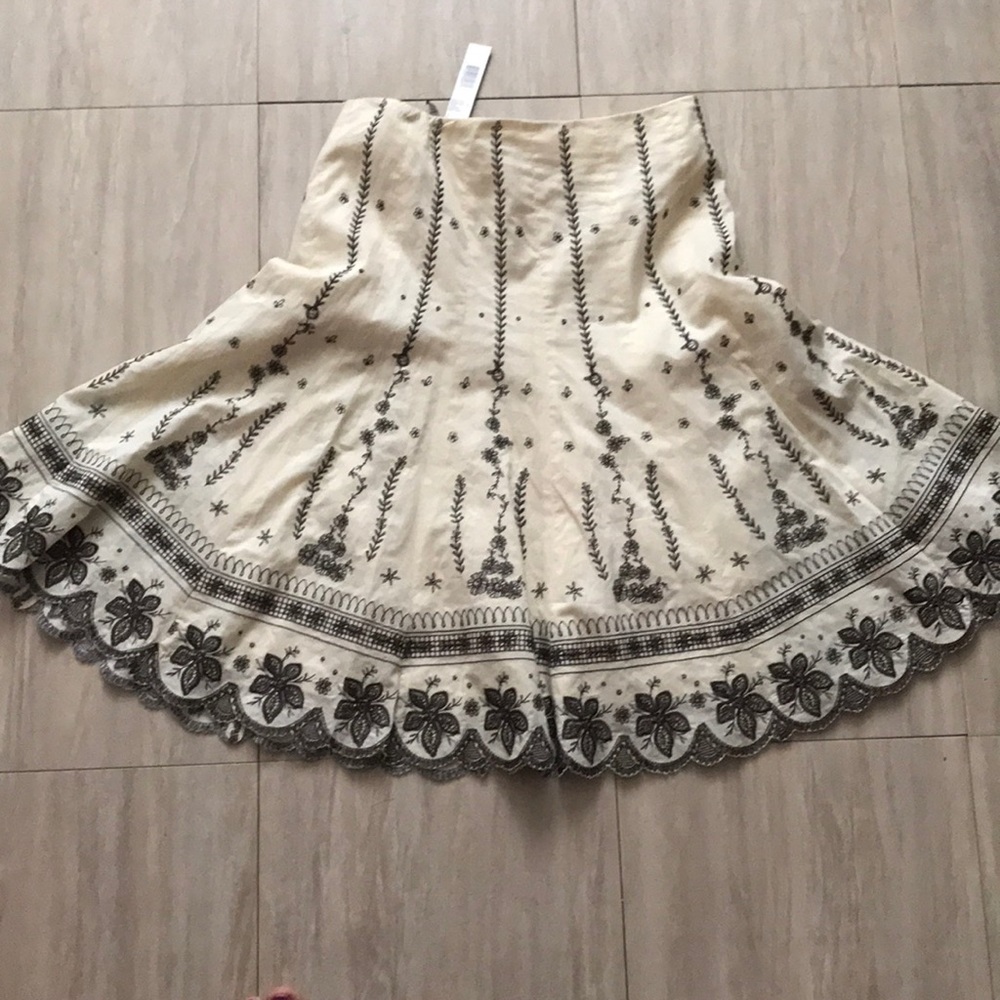 Tahari basil skirt